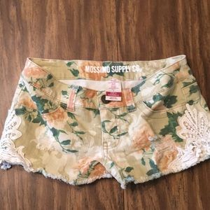 Floral Jean shorts w/embellishment